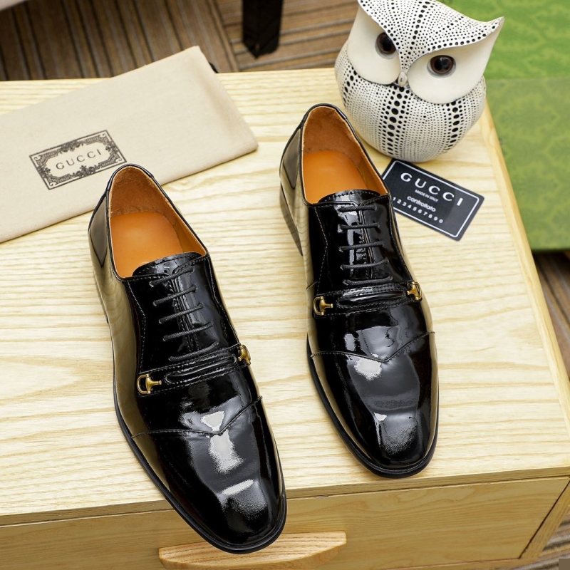 G*u*i leather shoes